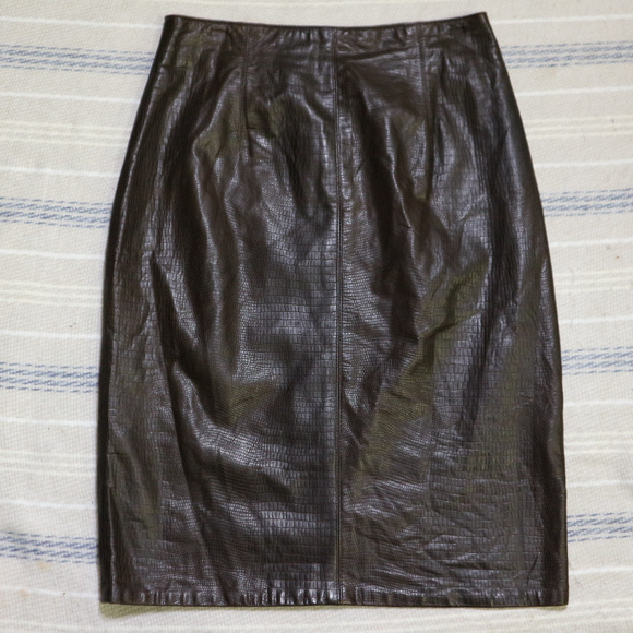 Lanna Dresses & Skirts - VTG LANNA Crocodile Embossed Leather Skirt